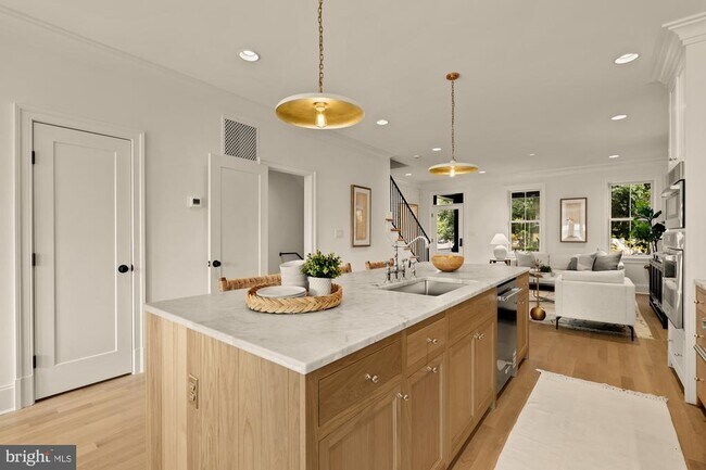 Building Photo - 4830 8th St NW