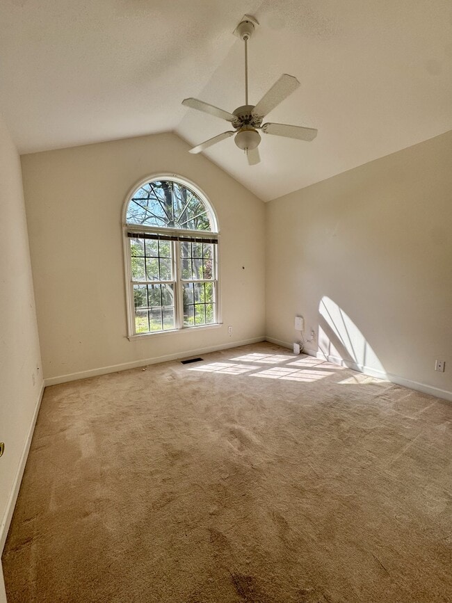 Building Photo - 513 Alexis Dr