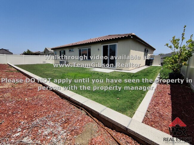 Building Photo - Large 3 Bedroom/ 2 bathroom Home with an O...