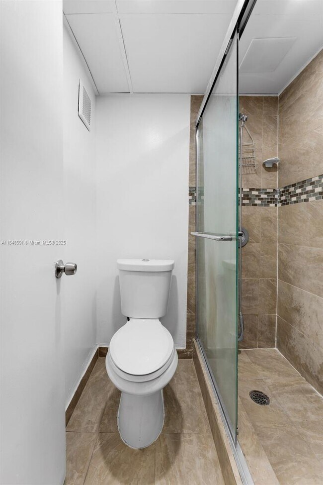 Building Photo - 6911 SW 129th Ave