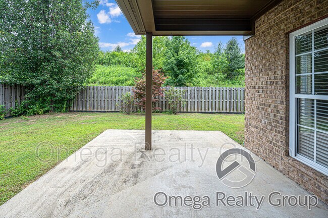 Building Photo - 252 Chesser Park Dr