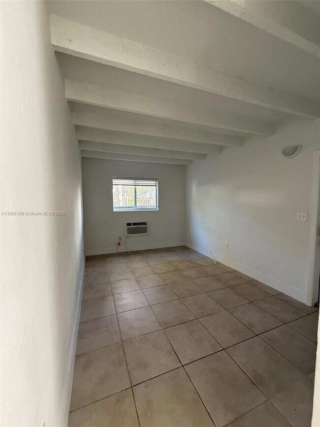 Building Photo - 747 NW 60th St