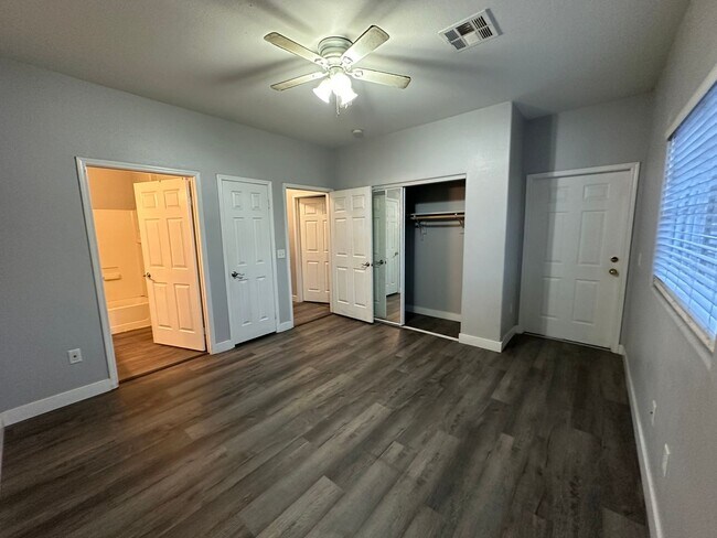 Building Photo - Upgraded 3 bedroom!
