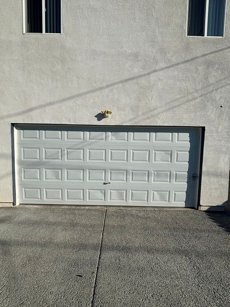 Building Photo - 428 W 109th Pl