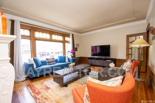 Building Photo - 1445 Lombard St