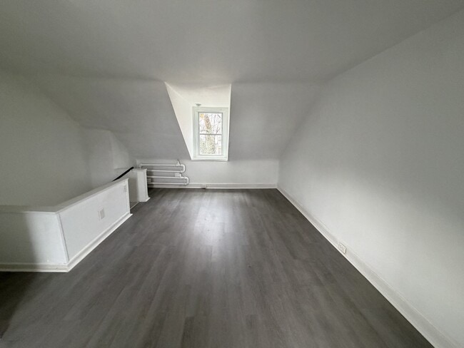 Building Photo - 4148 Orchard St