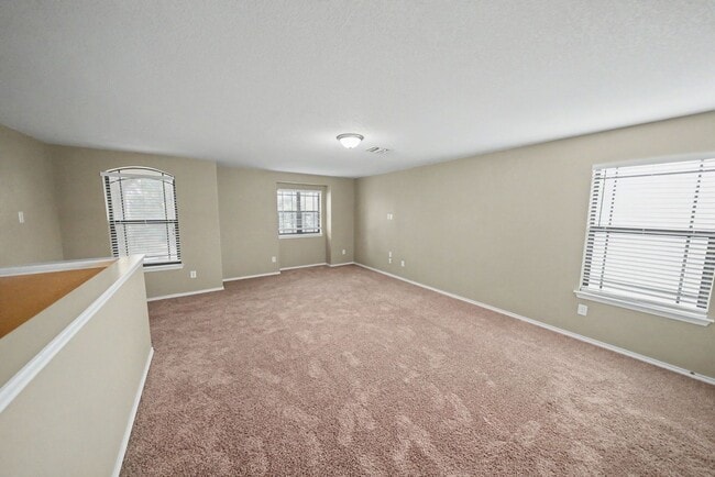 Building Photo - Spacious Live Oak Home Backing to a Greenbelt - Realtor Commission: $500