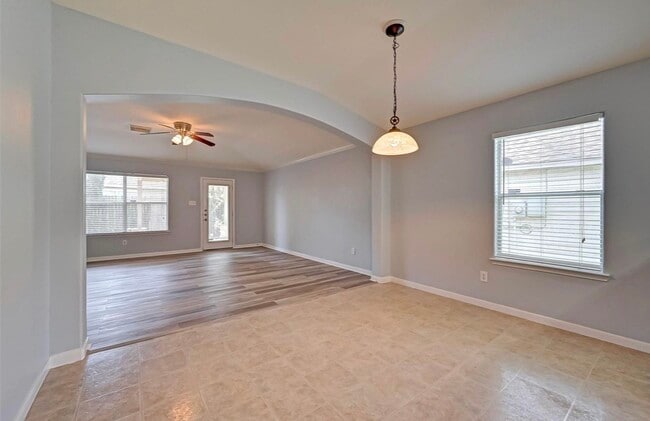 Building Photo - 26435 Marble Falls Bend