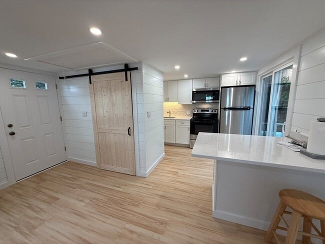 Building Photo - 68 Post N Rail Ave