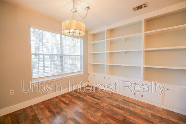 Building Photo - 314 Liriope Loop