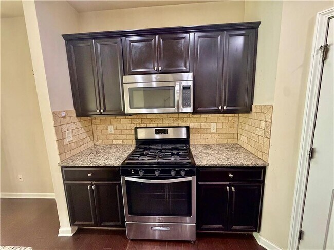 Building Photo - 4615 Woodbine Way