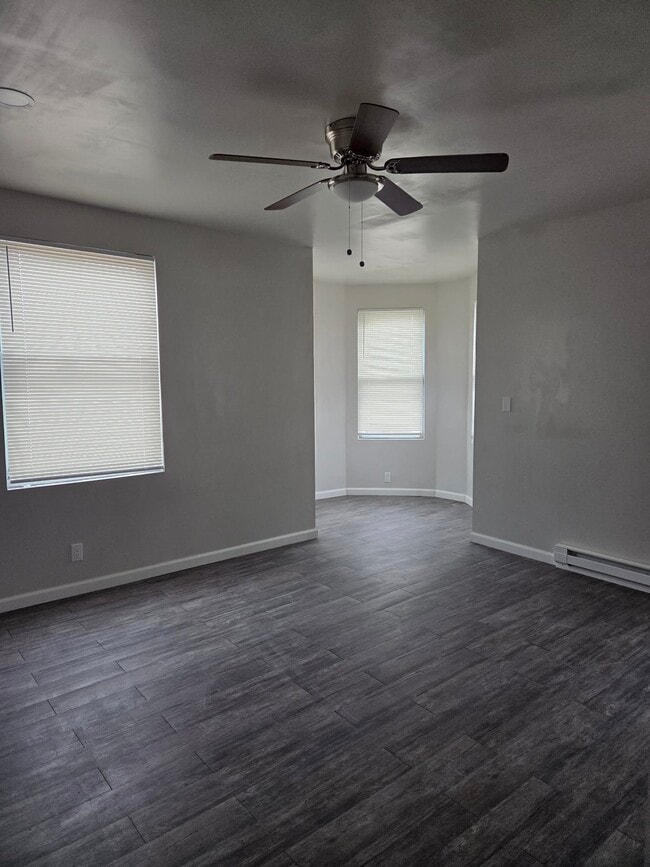 Building Photo - 440 E Cheltenham Ave