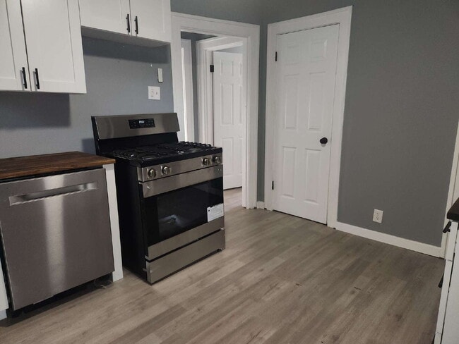 Building Photo - Charming & Spacious Updated Brick Home – Prime Location!