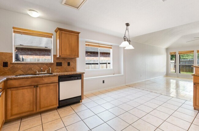 Building Photo - 21812 Whispering Forest Dr