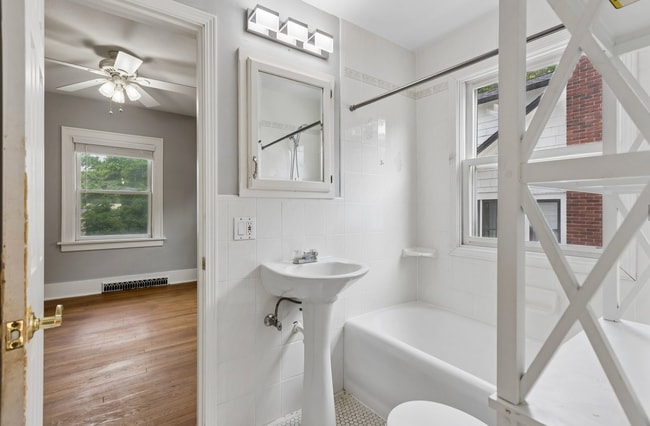 Building Photo - 519 S 56th St