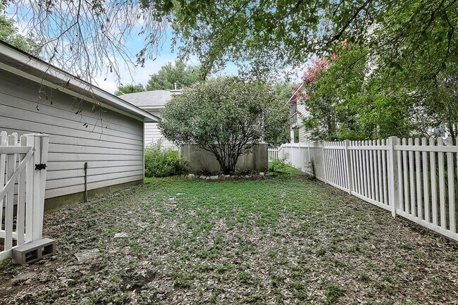 Building Photo - 4811 Mather
