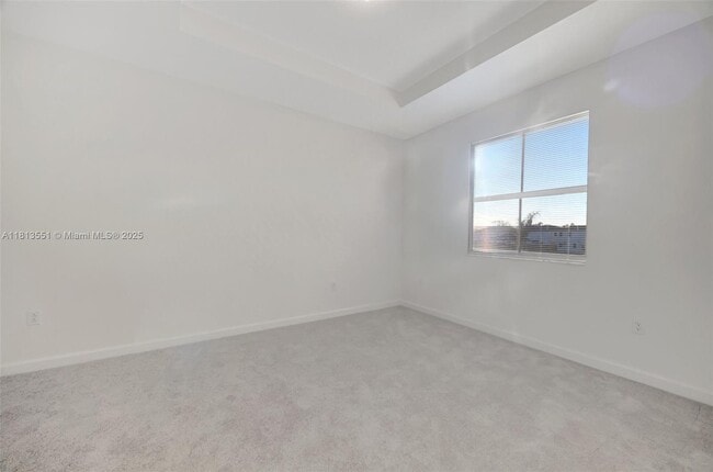 Building Photo - 2455 SE 28th St