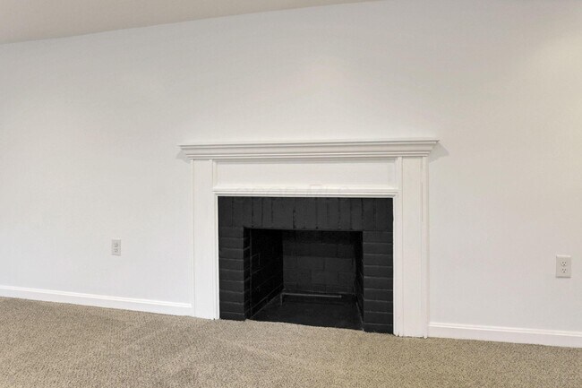 Building Photo - 2615 Northwest Blvd