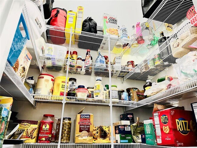 Building Photo - 15347 Gilligan Ct