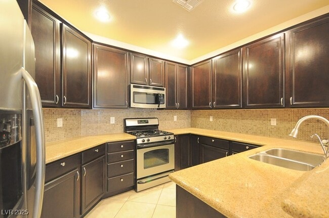 Building Photo - 9129 Eagle Ridge Dr