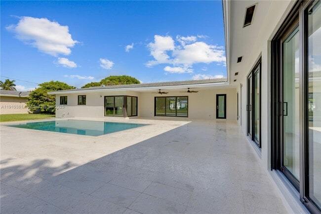 Building Photo - 8000 SW 139th Ter