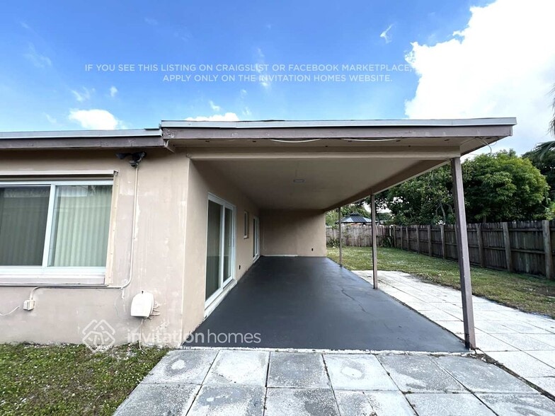 Building Photo - 4460 NW 43rd St