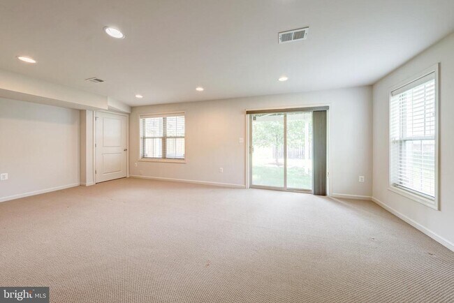 Building Photo - 42230 Castle Ridge Square