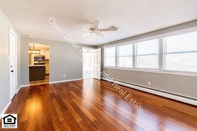 Building Photo - 1225 Clarion Dr