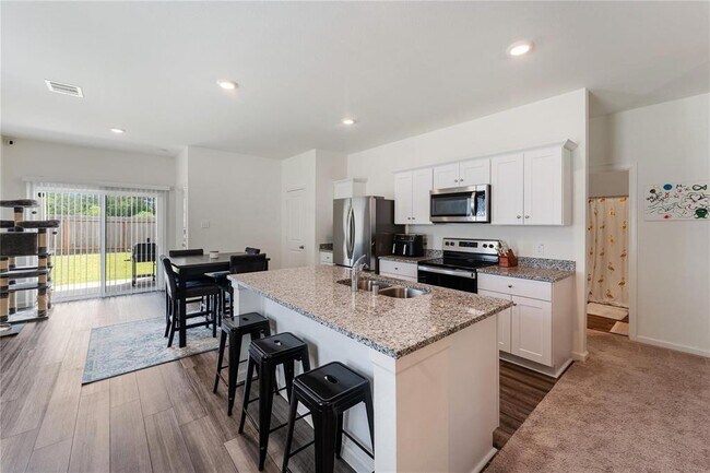 Building Photo - 10138 California Lily Ln