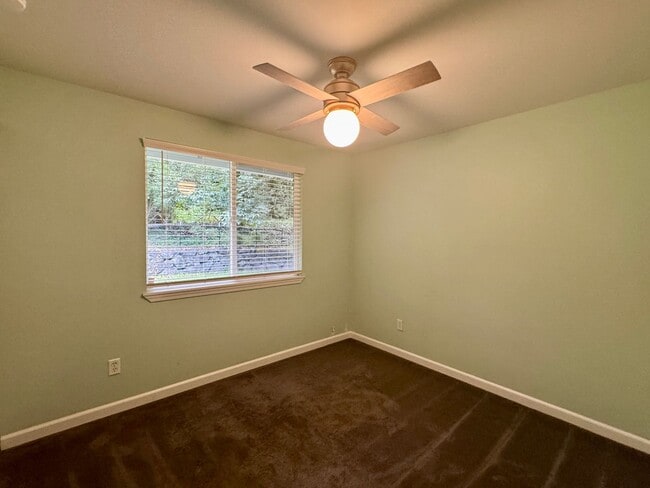 Building Photo - East Bremerton rambler with huge fenced yard...now available