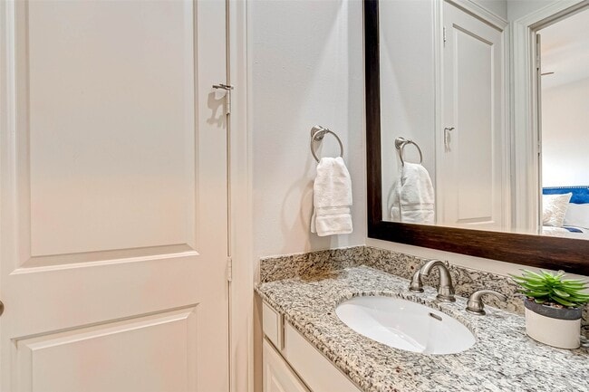 Building Photo - 1514 Summer St