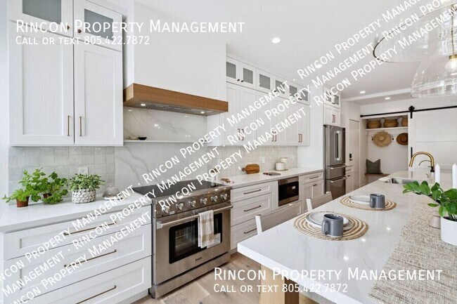 Building Photo - **Surfer's Point 3-Bed Condo Available Now**
