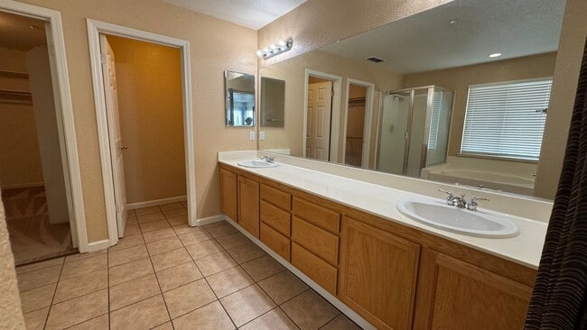 Building Photo - AVAILABLE! OPEN HOUSE Saturday 2/21/26 at 4:30 pm