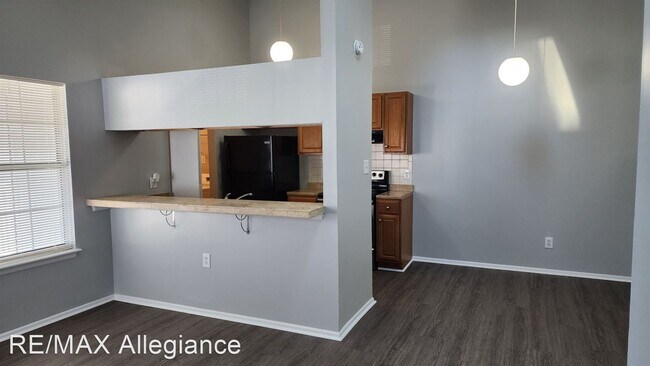 Building Photo - 2 br, 1 bath House - 610 CROWS NEST COURT