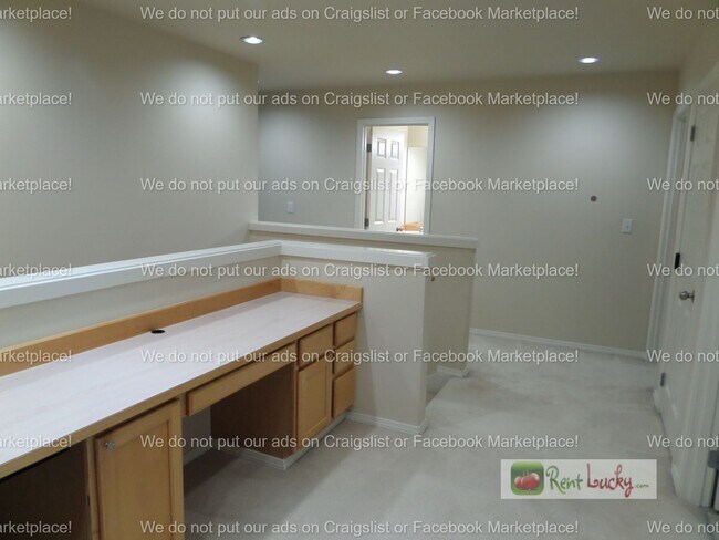 Building Photo - Meticulously Maintained 4-Bedroom Home in Sought-After Bothell Location!