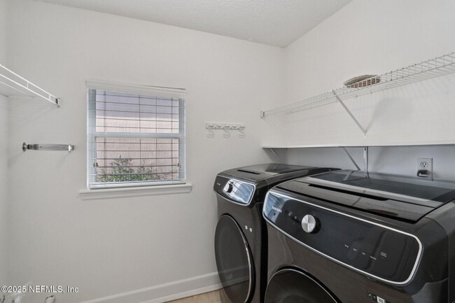 Building Photo - 10008 Sifton Ct