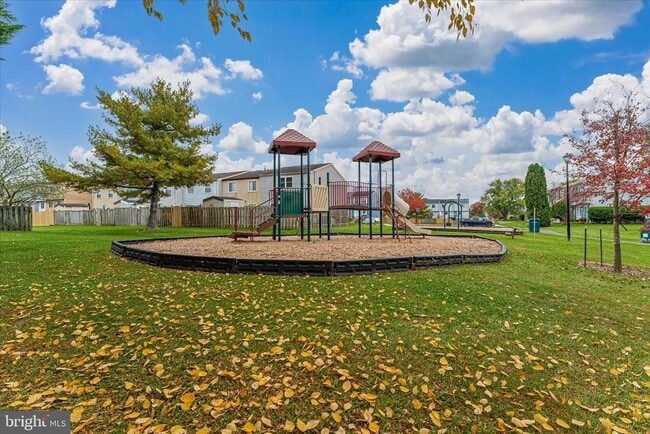 Building Photo - 7167 Glenmeadow Ct