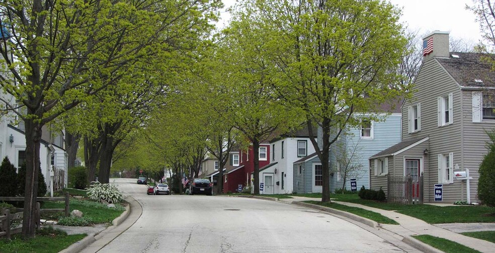 Building Photo - 6804 Northway