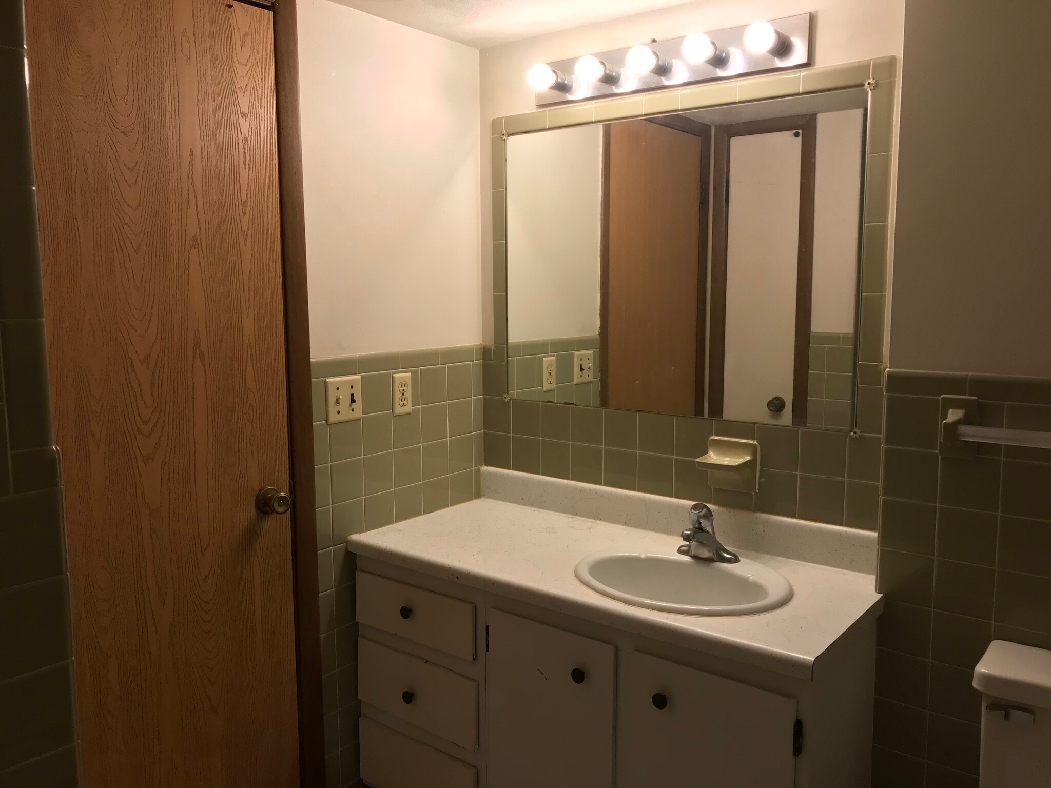 212 D - 212 Lindell Dr