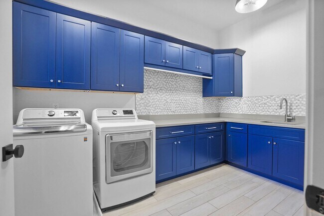 Building Photo - 3311 Skyline Dr