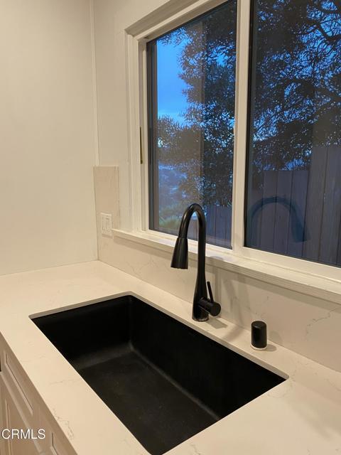 Building Photo - 4036 W Ave 42