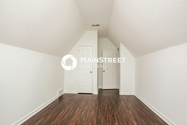 Building Photo - 3 Bedroom Pet-Friendly Home in MEMPHIS, TN with Main Street Renewal