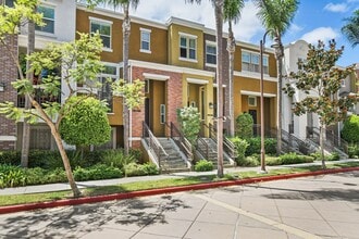 Building Photo - Act Fast: Charming Townhome in Central San...