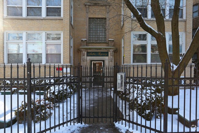 7600 N Sheridan - The Howard Sheridan