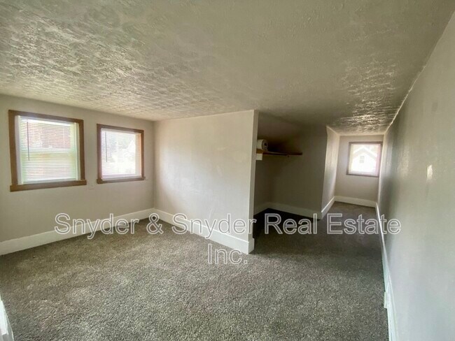 Building Photo - 93 Jewett St