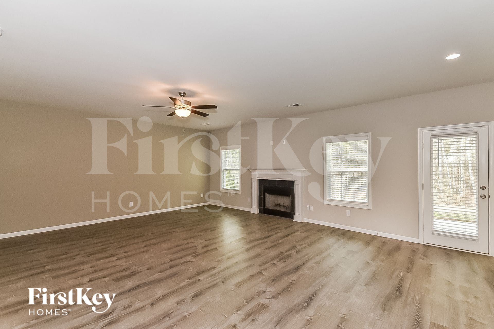 Building Photo - 273 Cliffhaven Cir