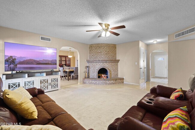 Building Photo - 9304 W Osborne Rd