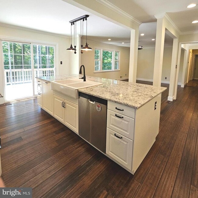 Building Photo - 8925 Falling Creek Ct