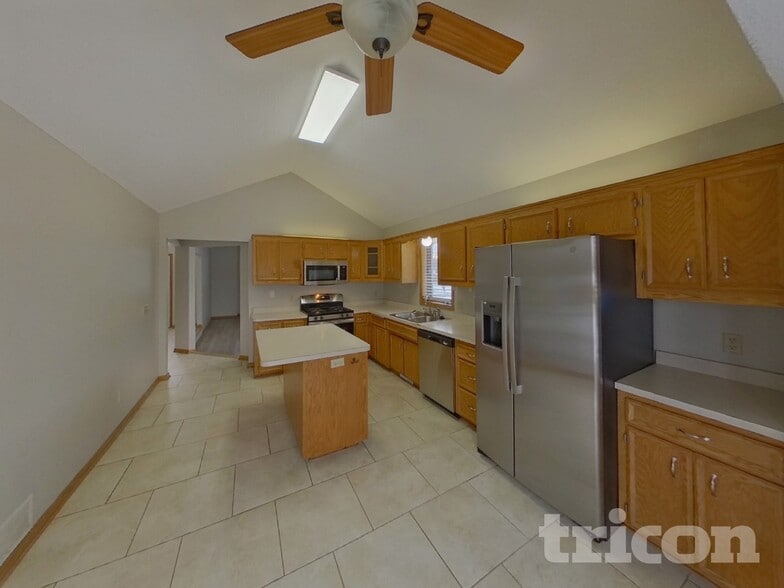 Building Photo - 17295 Hibiscus Ave