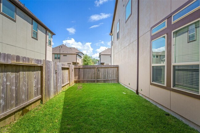 Building Photo - 927 W Lacey Garden Loop